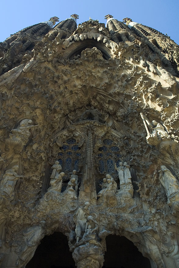 007 Sagrada Familia Entrance